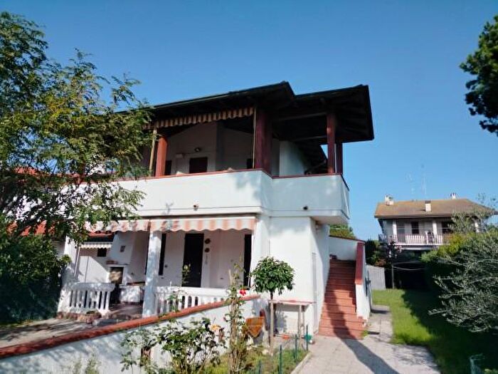 Casa quadrilocale in vendita in Viale Inghilterra, Comacchio