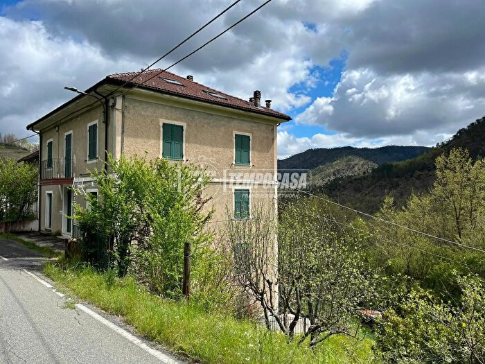 Casa con 16 locali in vendita in Strada Provinciale Olbicella, Molare