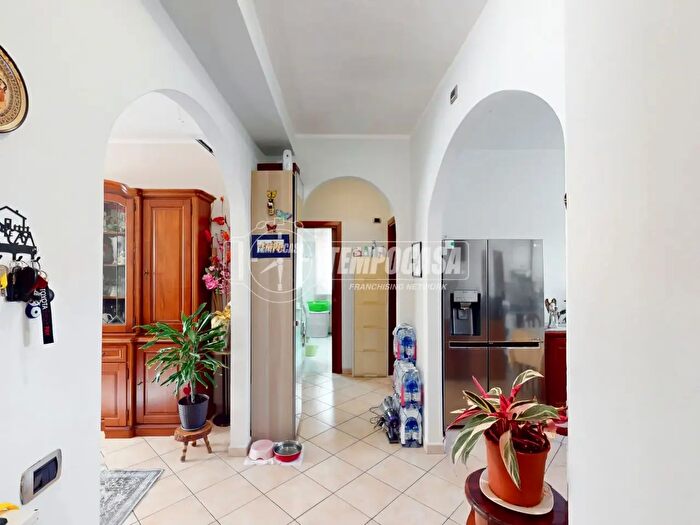 Appartamento trilocale in vendita in Via Papa Giovanni XXIII, Zelo Buon Persico