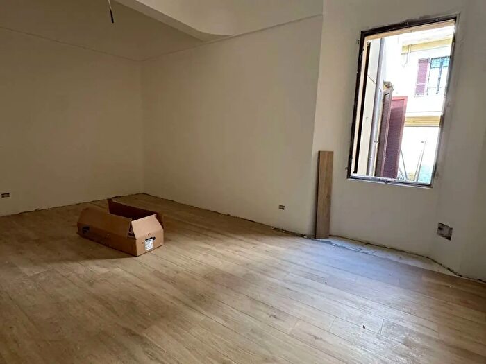 Appartamento trilocale in vendita in Via Cavour, Piacenza