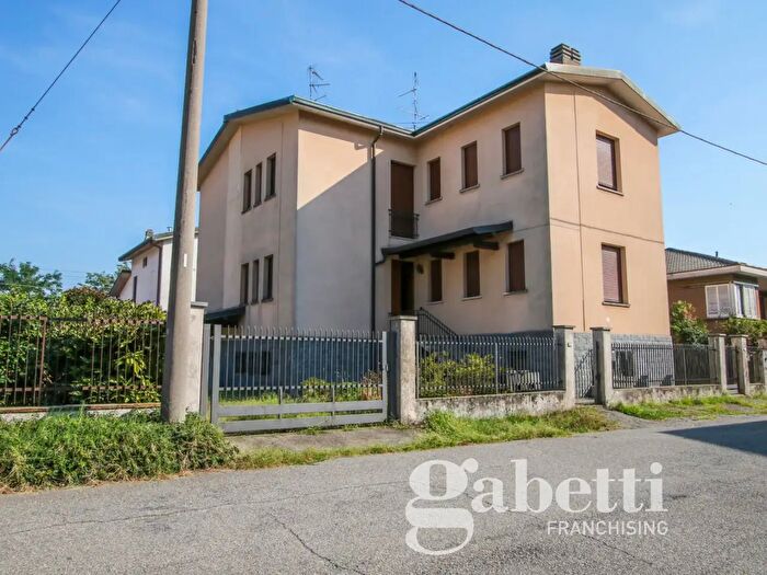 Casa trilocale in vendita in Via Appennini, Gallarate