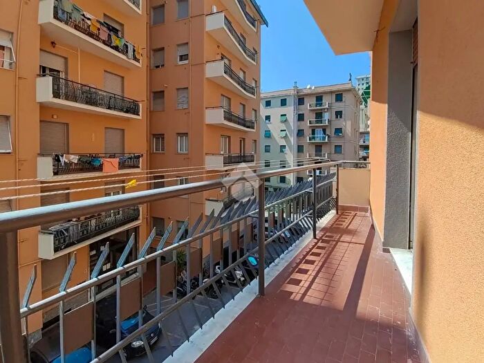 Appartamento quadrilocale in vendita in Via Marco Giuseppe Compagnoni, Genova