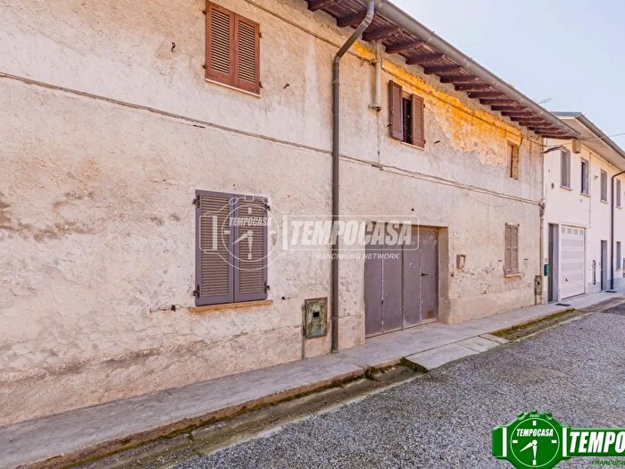 Casa con 5 locali in vendita in Via Castello, Santa Cristina E Bissone