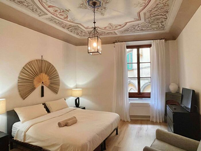 Appartamento quadrilocale in affitto in Corso dei Tintori, Santa Croce, Firenze