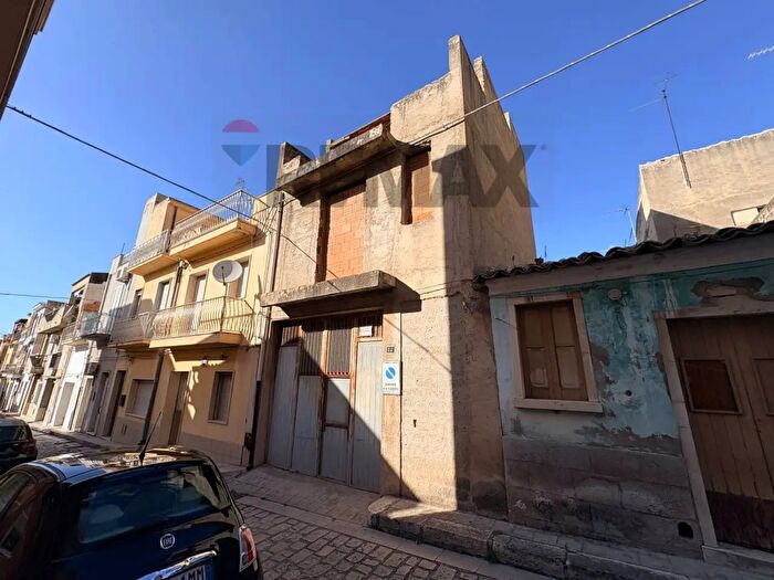 Casa quadrilocale in vendita in Via Ludovico Ariosto, Comiso