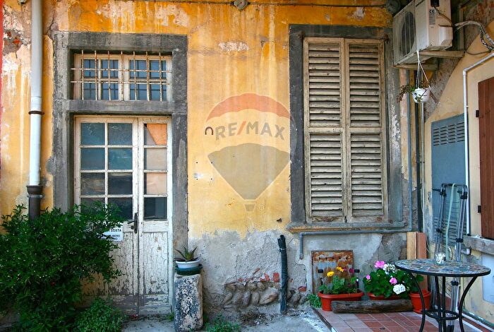 Casa con 5 locali in vendita in Via Cesare Battisti, Curno