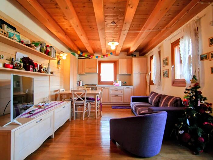 Appartamento con 5 locali in vendita in Via Piate, Lorenzago Di Cadore