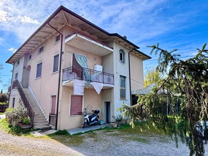 Casa con 8 locali in vendita in Ponti Sul Mincio