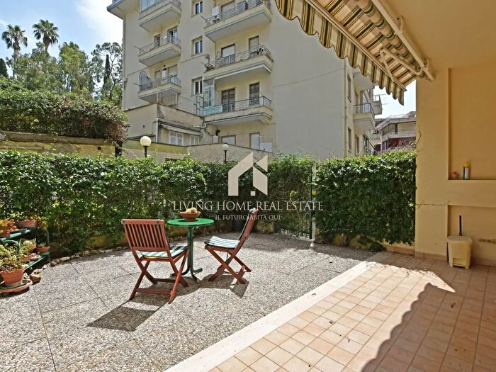 Appartamento trilocale in vendita in Via Privata Serenella, Sanremo