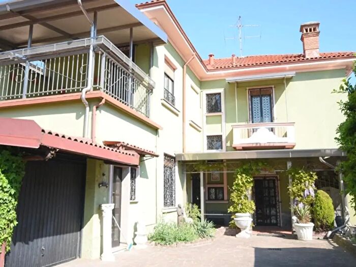 Casa quadrilocale in vendita in Via Evangelista Torricelli, Seregno