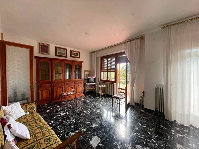 Appartamento con 5 locali in vendita in Strada di Scacciapensieri, Siena