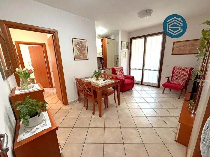 Appartamento trilocale in vendita in Piazza Aldo Moro, Campi Bisenzio