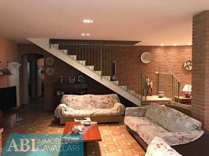 Casa con 6 locali in vendita in Faenza