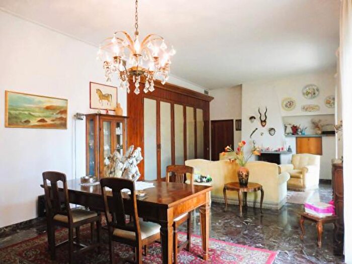 Casa con 6 locali in vendita in Via della Piovola, Empoli