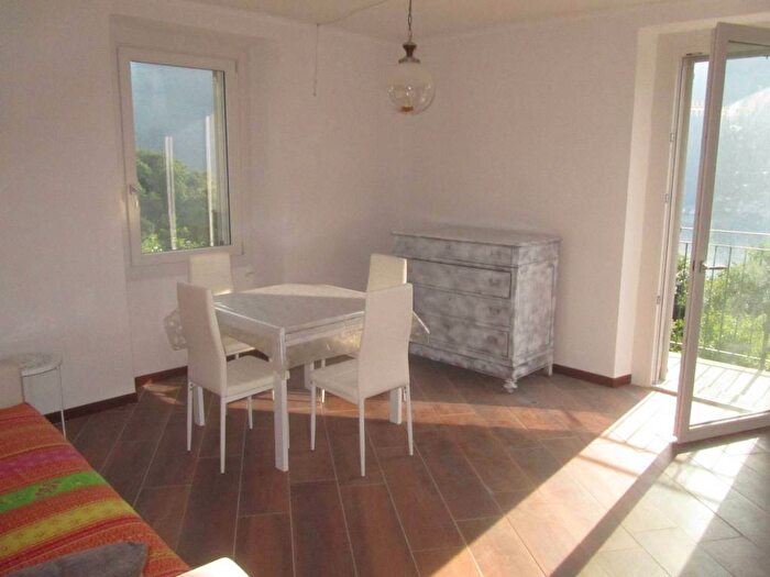 Appartamento bilocale in affitto in Via Nosee, Centro, Nesso