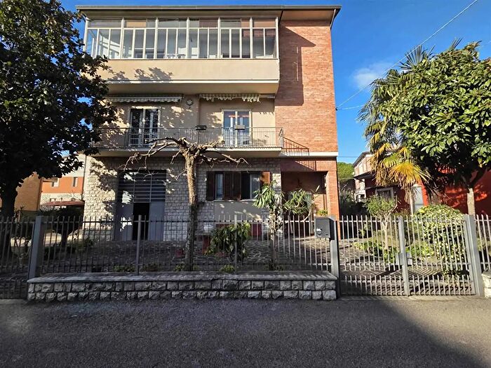 Casa quadrilocale in vendita in Via Cecoslovacchia, Bastia Umbra