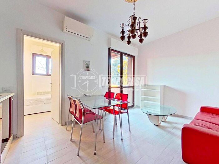 Appartamento bilocale in affitto in Via Cesare Battisti, Frati, Legnano