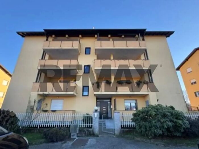 Appartamento trilocale in vendita in Via Mora E Gibin, Borgomanero