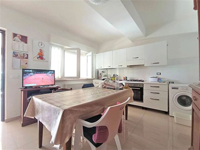 Appartamento trilocale in vendita in Indirizzo Via delle Grazie, Ancona