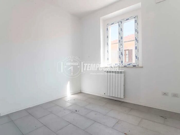 Appartamento trilocale in vendita in Via Alessandro Volta, Gorla Minore