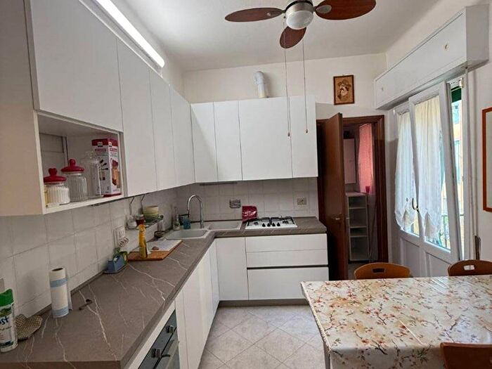 Appartamento con 5 locali in affitto in Via Montebello, Marconi, Bologna