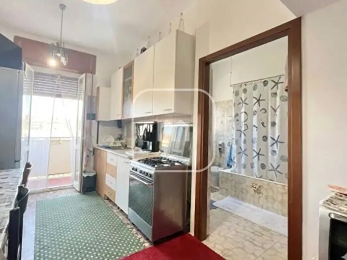 Appartamento trilocale in vendita in Via Lauso, Roma