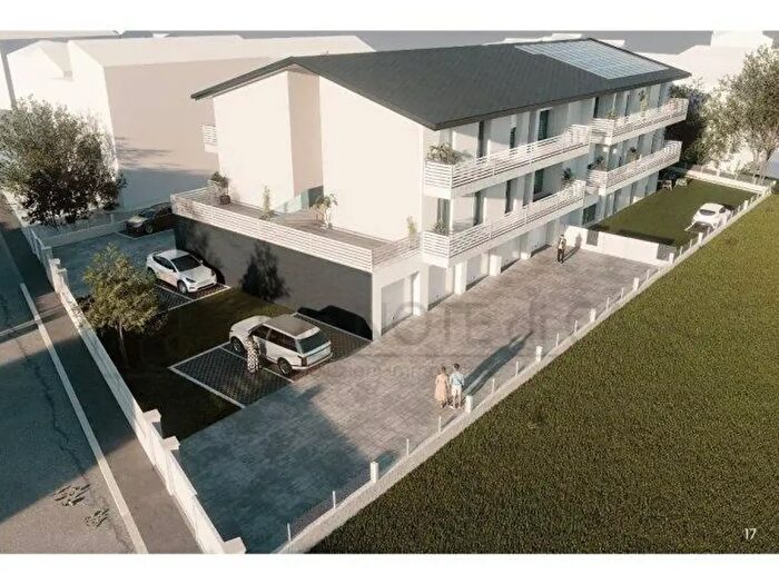 Appartamento quadrilocale in vendita in Via Acquario, Cesenatico