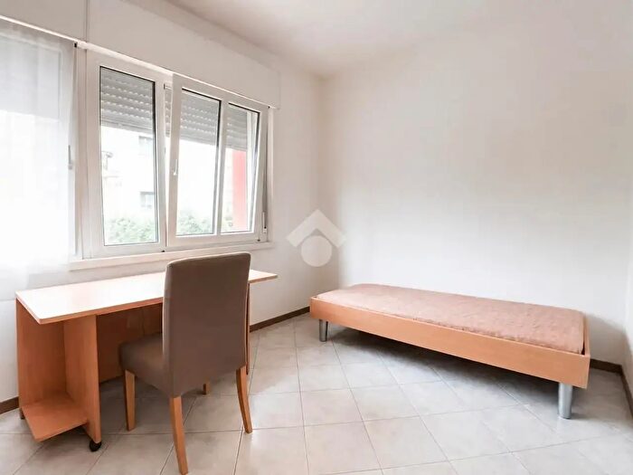 Appartamento con 5 locali in vendita in Via delle Robinie, Trento