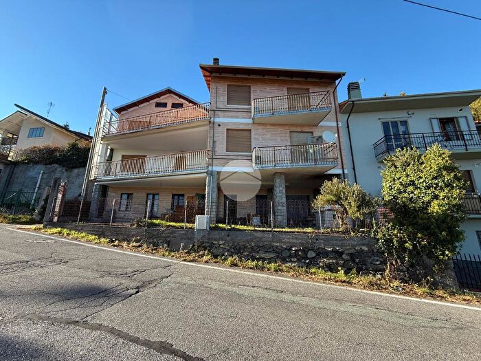 Casa con 15 locali in vendita in Via Celle, Villar Dora