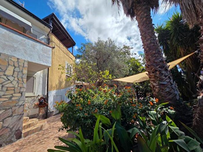 Casa con 5 locali in vendita in Via Roma, Maiera