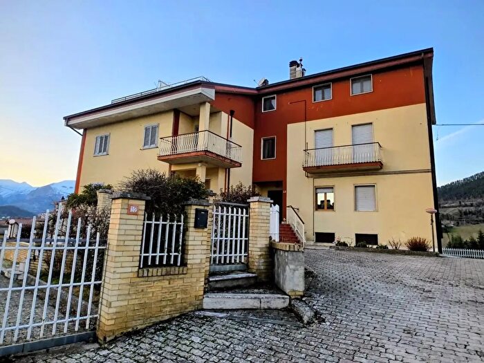 Appartamento con 5 locali in vendita in Localitãnbsp Localitãnbsp Villa Casa Tasso, Amandola