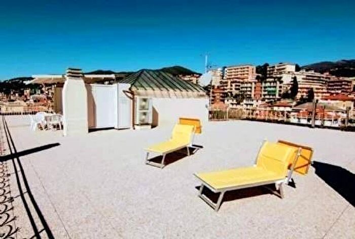 Appartamento quadrilocale in affitto in Via Santa Caterina, Centro, Varazze