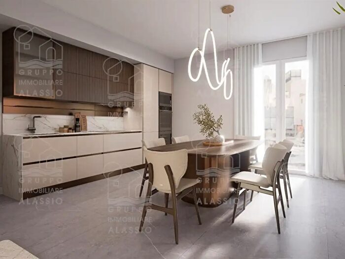 Appartamento trilocale in vendita in Via Flavio Gioia, Alassio