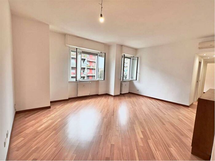 Appartamento trilocale in affitto in Via Angera, Maggiolina, Milano