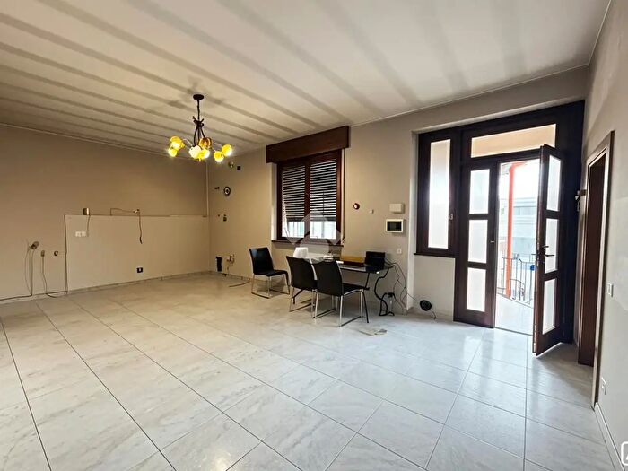 Appartamento trilocale in vendita in Via Luigi Cagnola, Seregno