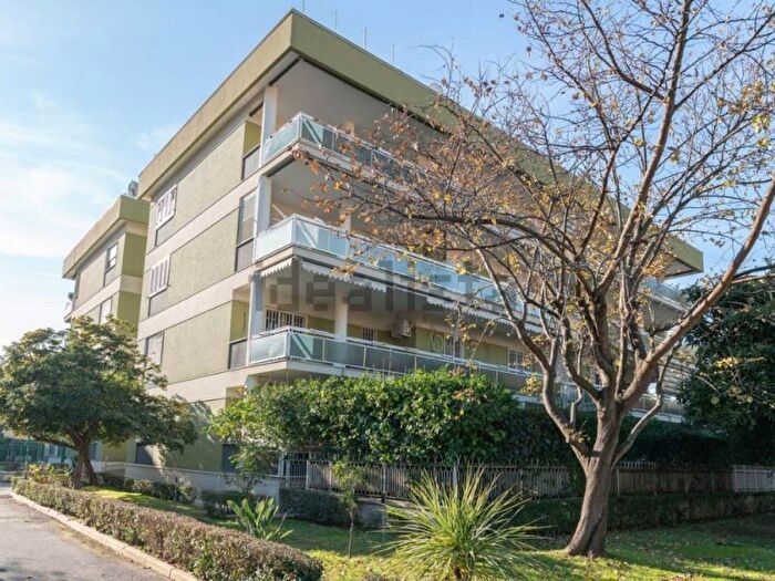 Appartamento trilocale in affitto in Via Francesco Petrarca, Centurano, Caserta