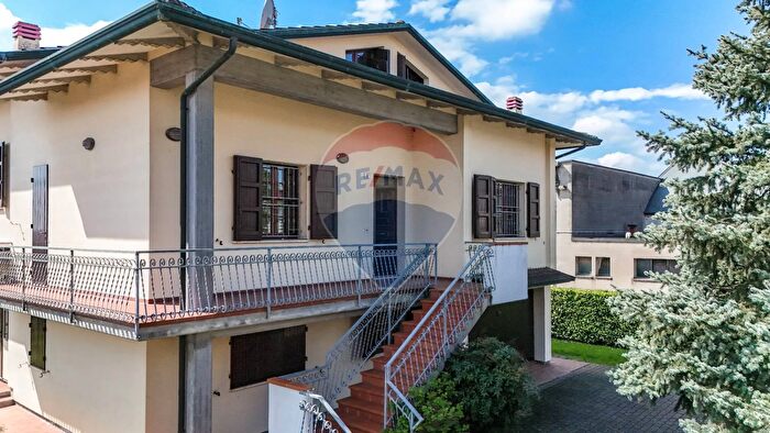 Casa con 11 locali in vendita in Via Stradone Bentivoglio, Lugo