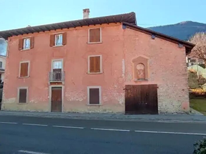 Casa con 6 locali in vendita in Via Antonio Arnoldi, Taleggio