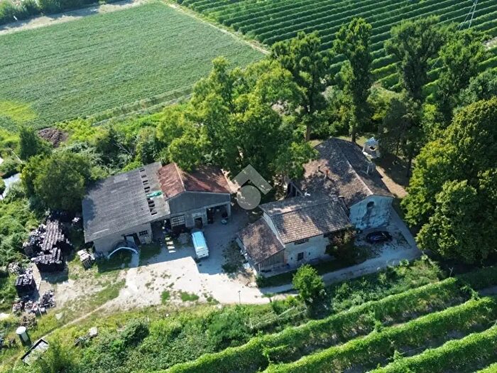 Casa con 6 locali in vendita in Via San Lorenzo, Guidizzolo