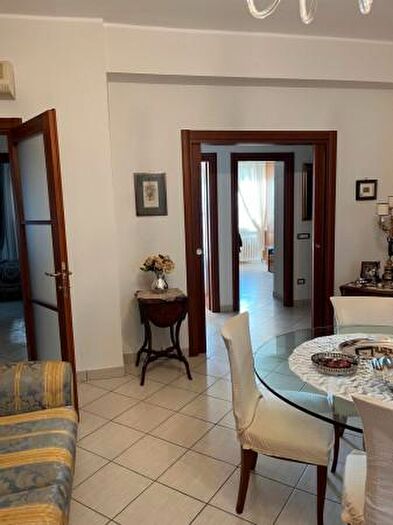 Appartamento trilocale in vendita in Via Mirabello, Reggio Emilia