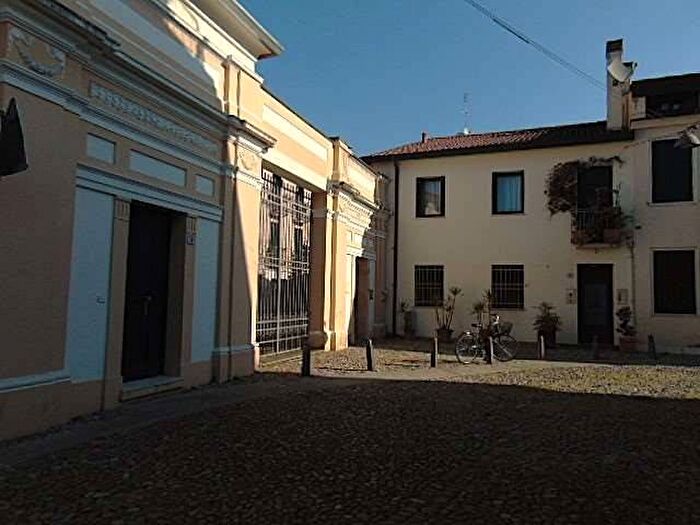 Appartamento trilocale in affitto in Piazza Mazzini Ospedale Militare, Padova