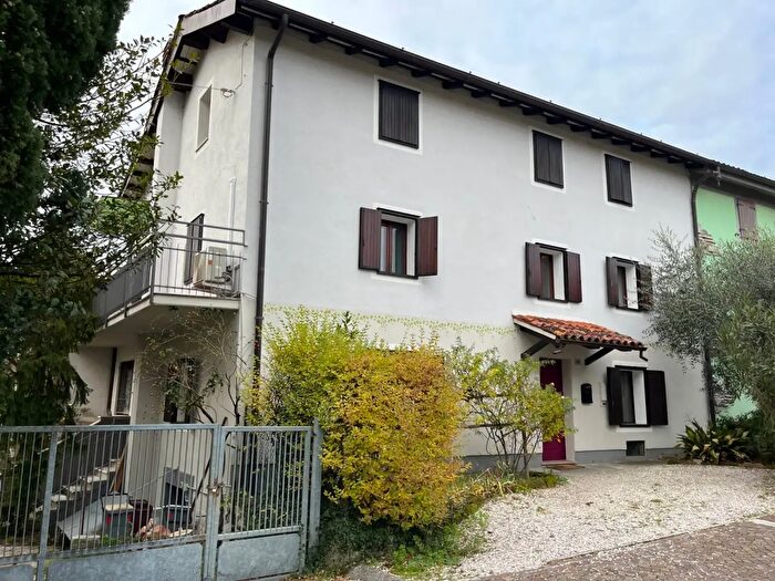 Casa con 7 locali in vendita in Via Alighieri, Farra DIsonzo