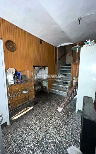 Casa con 5 locali in vendita in Castagnito