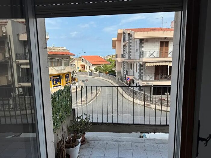 Appartamento trilocale in vendita in Via Nazionale, Villafranca Tirrena