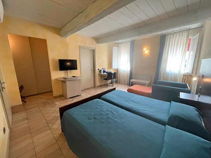 Appartamento trilocale in affitto in Viale Belvedere, Ferrara