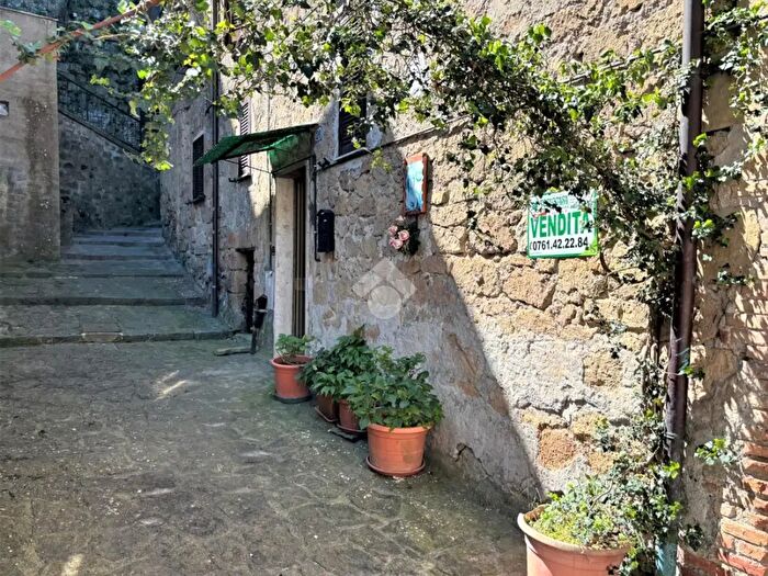 Appartamento trilocale in vendita in Vicolo dellArco, Grotte Di Castro