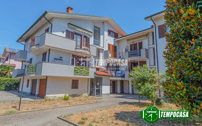 Appartamento trilocale in vendita in Via Giuseppe Verdi, Calvignasco