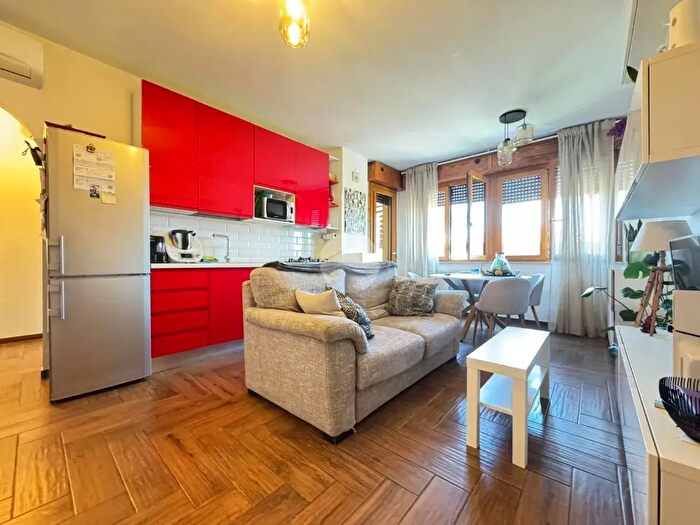 Appartamento trilocale in vendita in Viale degli Eroi di Rodi, Roma