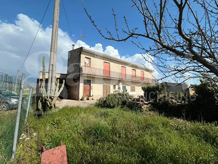 Casa con 9 locali in vendita in Via Volturno, Alife