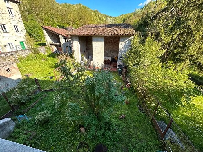 Casa con 7 locali in vendita in Garbagna